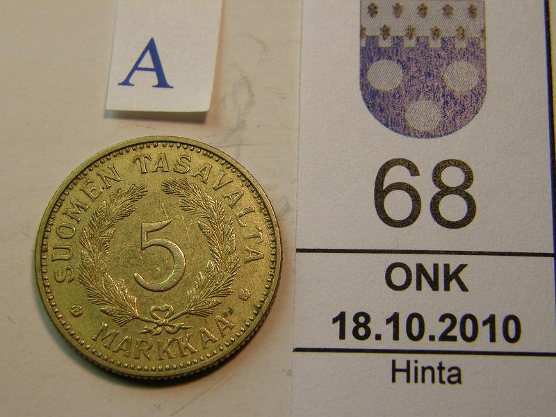 kohde_068_a.jpg - Kohde 68, arvopuoli, lhthinta: 3 € 5 mk 1940, kunto: 6.