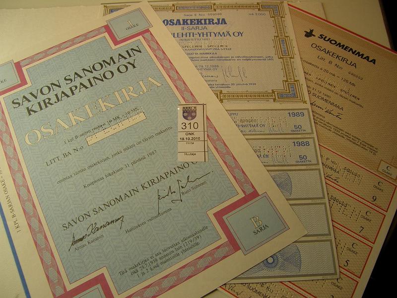 kohde_310_a.jpg - Kohde 310, lhthinta: 5 € Teollisuus Specimen (3) Savon Sanomain Kirjapaino B 1987, Aamulehti-Yhtym E 1988, Suomenmaa B 1990, kunto: 10.