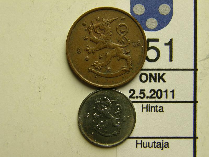 kohde_151_a.jpg - Kohde 151, lhthinta: 5 € 10 ja 25 p (1)938, 194(?) osia vuosiluvusta ja muusta lynnist puuttuu, kunto: 5,7.