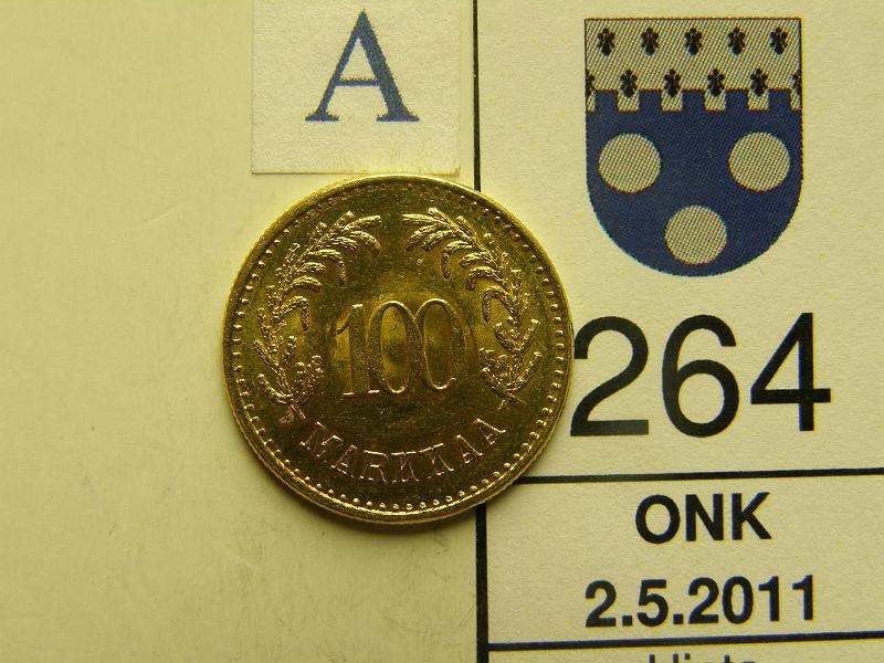 kohde_264_a.jpg - Kohde 264, arvopuoli, lhthinta: 1000 € 100 mk 1926 Au, Hiusnaarmuja, kunto: 8.