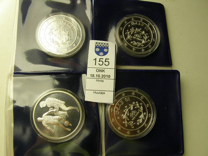 kohde_155_a.jpg - Kohde 155, lhthinta: 50 € / myyntihinta: 62 € Ateena (4) 2004 KM#197, 203-4, 206 Ag, Proof, 4 x 34g/925, 10€ Kreikka, Ateenan olympialaiset, paini, ksipallo, jalkapallo, esteratsastus, kaps., kunto: 10.