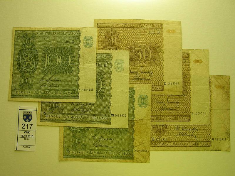 kohde_217_a.jpg - Kohde 217, lhthinta: 5 € / myyntihinta: 23 € 50+100 mk Er (3+3) 1945 LB 50 mk B, D, E-sarjat, vikoja, 100 mk X, N, AM-sarjat, paperi pehme, kunto: 2-4.