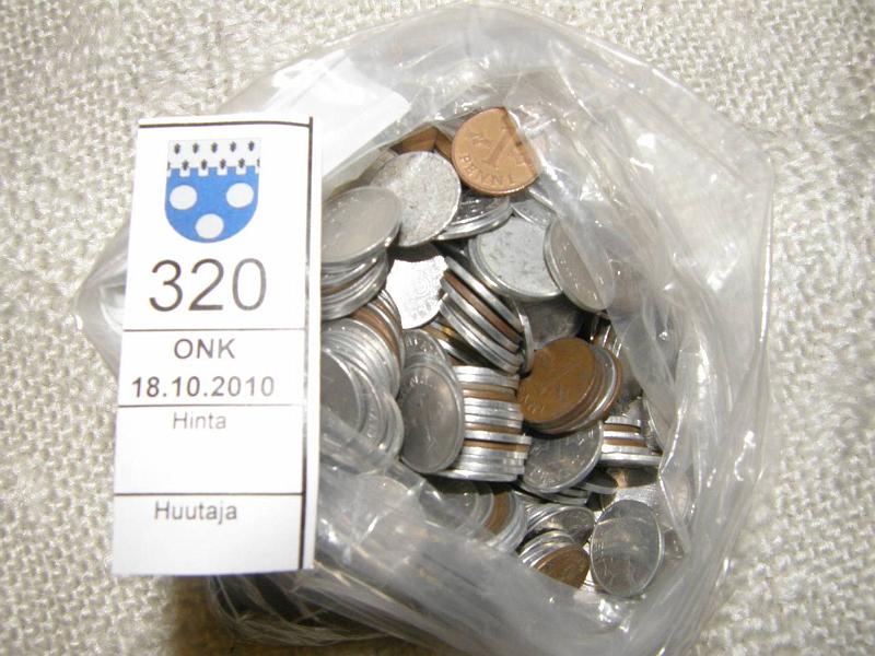 kohde_320_a.jpg - Kohde 320, lhthinta: 5 € Suomi 1963-> 1p satoja, kunto: vk.