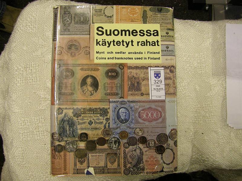 kohde_329_a.jpg - Kohde 329, lhthinta: 50 € / myyntihinta: 125 € Borg E Suomessa Kytetyt Rahat, 2. painos 1976 (iso kirja), kansisuojissa rep, muuten hyv!, kunto: 8.