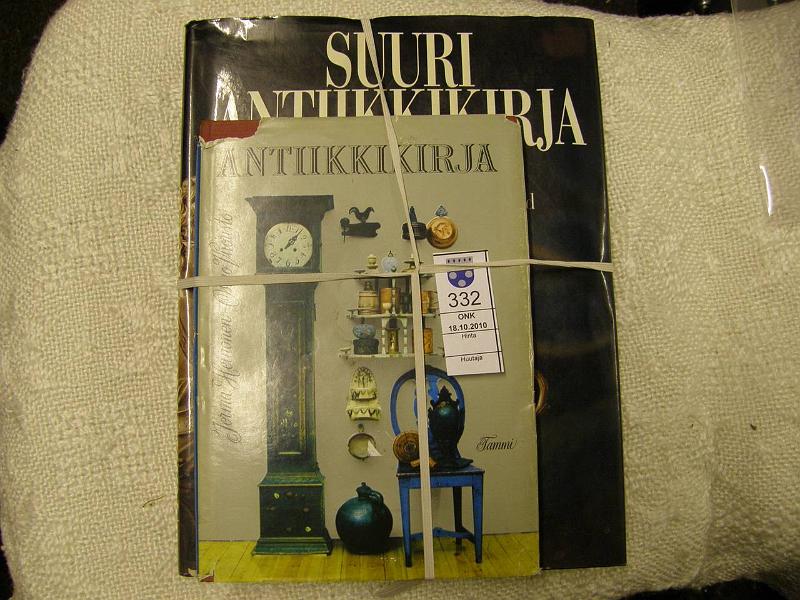 kohde_332_a.jpg - Kohde 332, lhthinta: 20 € / myyntihinta: 26 € Hagelstam W; Heinonen ym. (2) Suuri Antiikkikirja 1991, kansisuojissa rep, muuten hyv; Antiikkikirja, 1965, 2. painos, kunto: 8.