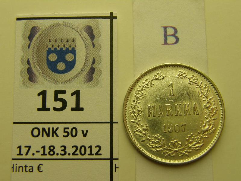 k-0151-b.jpg - Kohde 151 (kuva 2/2), lhthinta: 30 € / myyntihinta: 58 € 1 mk 1907 Ag, hnja, leimakiiltoa, kunto: 9/8