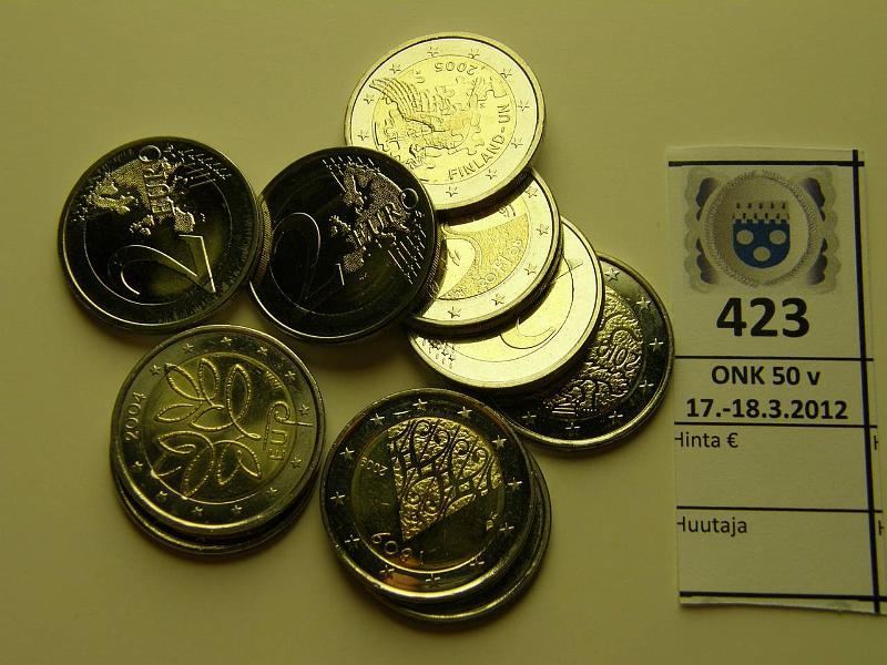 k-0423-a.jpg - Kohde 423, lhthinta: 25 € / myyntihinta: 52 € 2 € 2004-12 Suomi (11) 2004, 05, 06, 07(2 eril), 08, 09(2 eril), 10, 11, 12, kaikki Suomen juhla 2€ rullista, mys risuraha, kunto: 9