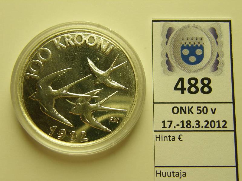 k-0488-a.jpg - Kohde 488, lhthinta: 15 € / myyntihinta: 20 € Eesti 100 kr 1992 KM#27 Ag, Proof, 24g/925, pskyset ja leijonat, kapseli, kunto: 10