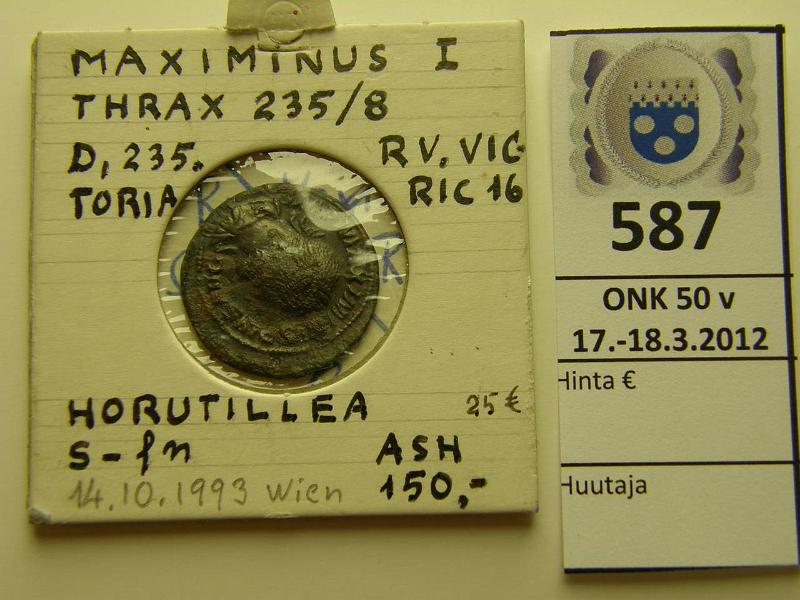 k-0587-a.jpg - Kohde 587, lhthinta: 20 € / myyntihinta: 20 € Antiikin Rooma AD 235 RIC#13 pronssi, Maximinus 1 Traakialainen, Victoria, kunto: 6