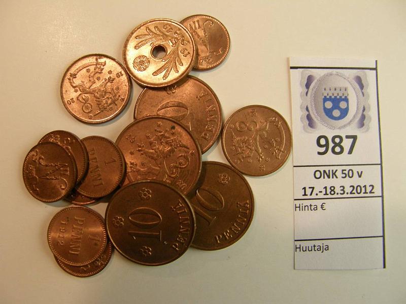 k-0987-a.jpg - Kohde 987, lhthinta: 5 € / myyntihinta: 20 € Suomi 1911-43 (14) 1p 1911(3), 12(3); 5p-20(2), 42; 10p-20(3), 40, 43, leimakiiltoisia, kunto: 7-9