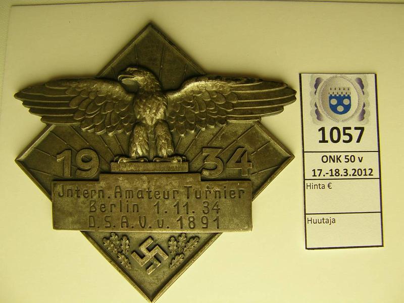 k-1057-a.jpg - Kohde 1057, lhthinta: 35 € / myyntihinta: 35 € Saksa 1.11.1934 Berlin KV amatriturnaus, D.S.A.V 1891, 60mm, hakaristitunnus, kunto: 7