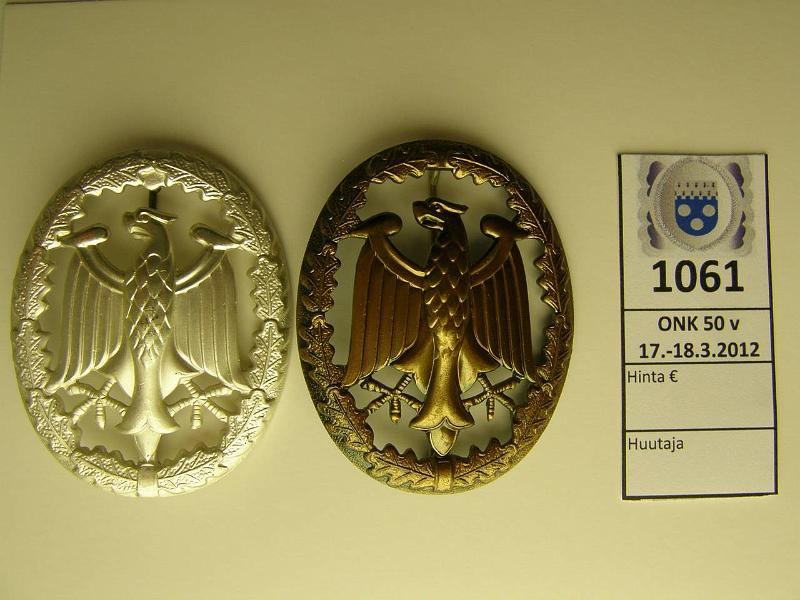 k-1061-a.jpg - Kohde 1061, lhthinta: 30 € / myyntihinta: 30 € Saksa (2) sotilasansiomerkit, pronssi, hopea. Bundeswehr, kunto: 9