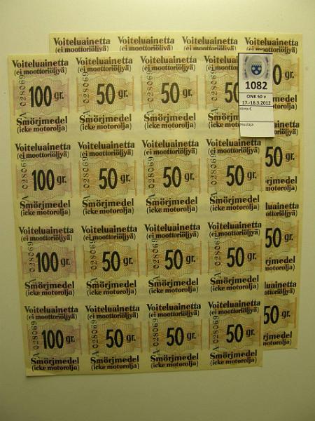 k-1082-a.jpg - Kohde 1082, lhthinta: 10 € / myyntihinta: 10 € Ostokuponki Suomi voiteluainetta (ei moottoriljy) 2 kuponkia (A028067, ..69), kummassakin 4x100g + 12x50g, kunto: 9