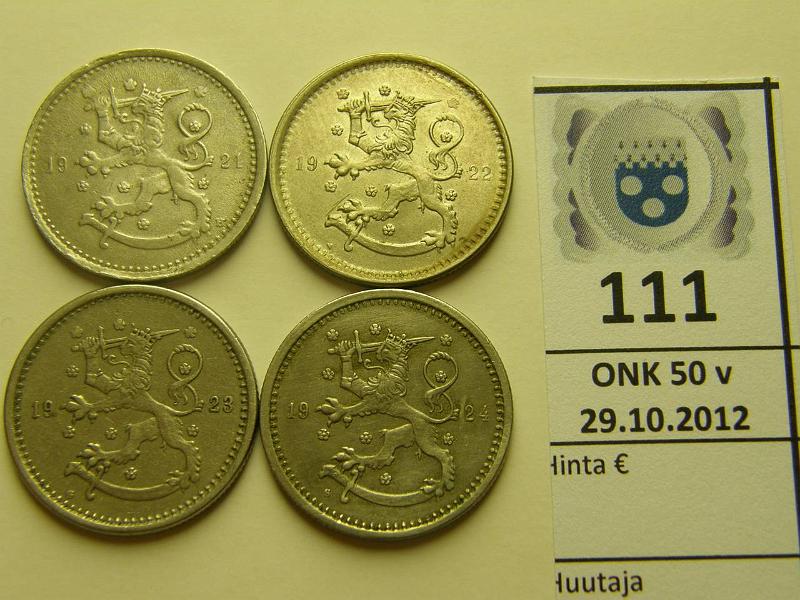 k-0111-a.jpg - Kohde 111, lhthinta: 15 € 1 mk 1921-24 (4) hevosmarkat, -22 kl 8, muut 5-6, kunto: 5-8