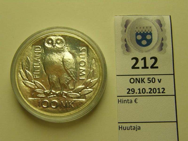 k-0212-a.jpg - Kohde 212, lhthinta: 15 € 100 mk 1990 Ag, Helsingin yliopisto, kapseli, kunto: 9