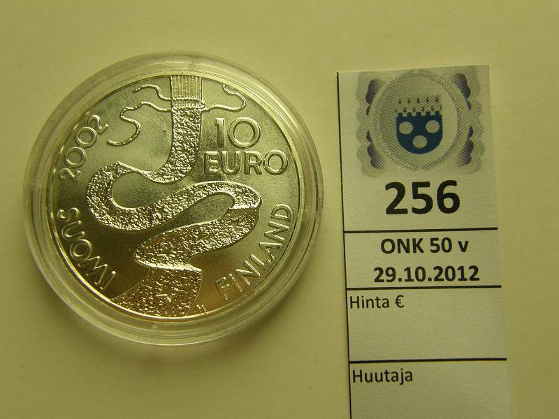 k-0256-a.jpg - Kohde 256, lhthinta: 15 € 10 € 2002 Lnnrot, kapseli, kunto: 10