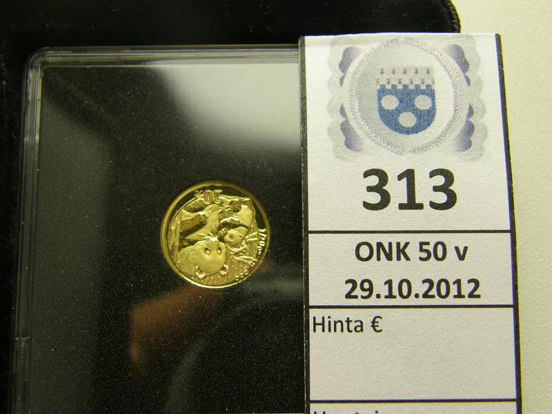 k-0313-a.jpg - Kohde 313, lhthinta: 50 € Kiina 20 yuan 2005 KM#1586 Au, 1,555 g/999, panda, kotelo, Monetan tod, kunto: 10