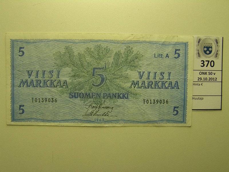 k-0370-a.jpg - Kohde 370, lhthinta: 5 € 5 mk 1963 LA T-srj SNY 135.5 T0139036, KU I-Luu, vas. reunassa <1mm rep, harv. korvaava, kunto: 4