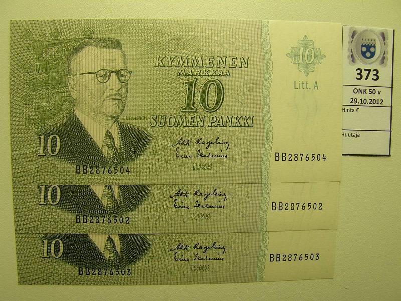 k-0373-a.jpg - Kohde 373, lhthinta: 10 € 10 mk 1963 LA (3) SNY 146.5 BB2876502-4, kolme perkkist seteli, KA I-Hes, vl 1, kunto: 9