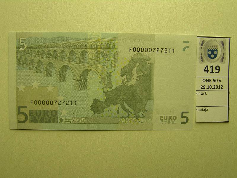 k-0419-a.jpg - Kohde 419, lhthinta: 30 € Malta 1/2/F/E9 F00000727211 Tri E009 B1, erit. pieni sarjanro!, kunto: 9