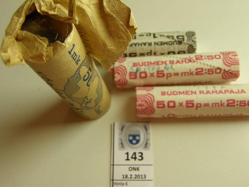 k-0143-a.jpg - Kohde 143, lhthinta: 15 € 1p-1mk 1969-77 (4) 1p 1969 Al, 5p 1977 avattu, muutama puuttuu, 5p 1977, 1mk 1969, km, kunto: 9