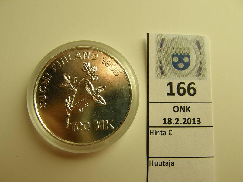 k-0166-a.jpg - Kohde 166, lhthinta: 15 € 100 mk 1995 Ag, A.I. Virtanen, kapseli, kunto: 9