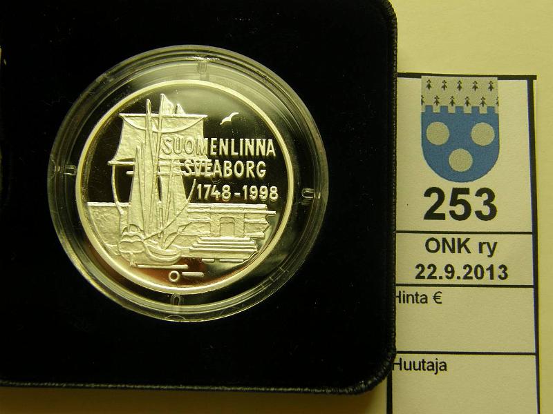 k-0253-a.jpg - Kohde 253, lhthinta: 38 € / myyntihinta: 38 € 100 mk 1998 Ag, proof, Suomenlinna 250v, kotelo, tod, kunto: 10