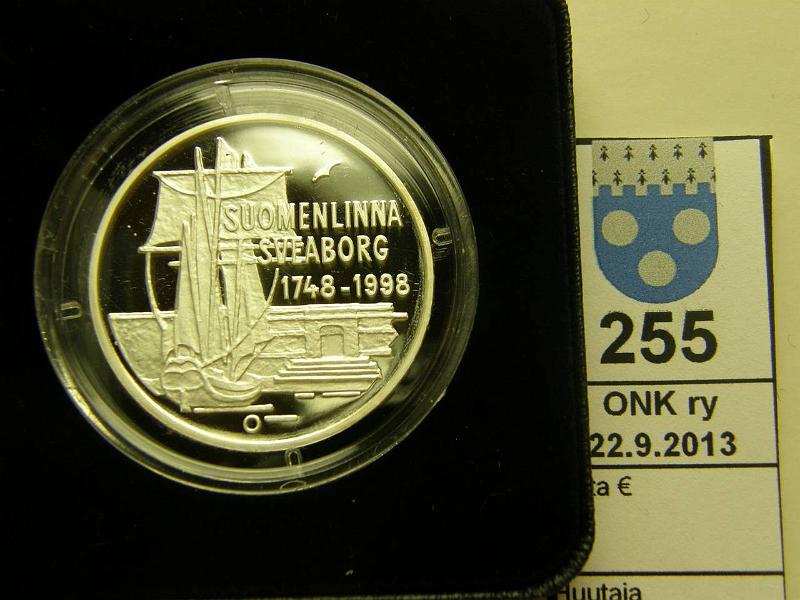 k-0255-a.jpg - Kohde 255, lhthinta: 38 € / myyntihinta: 38 € 100 mk 1998 Ag, proof, Suomenlinna 250v, kotelo, tod, kunto: 10