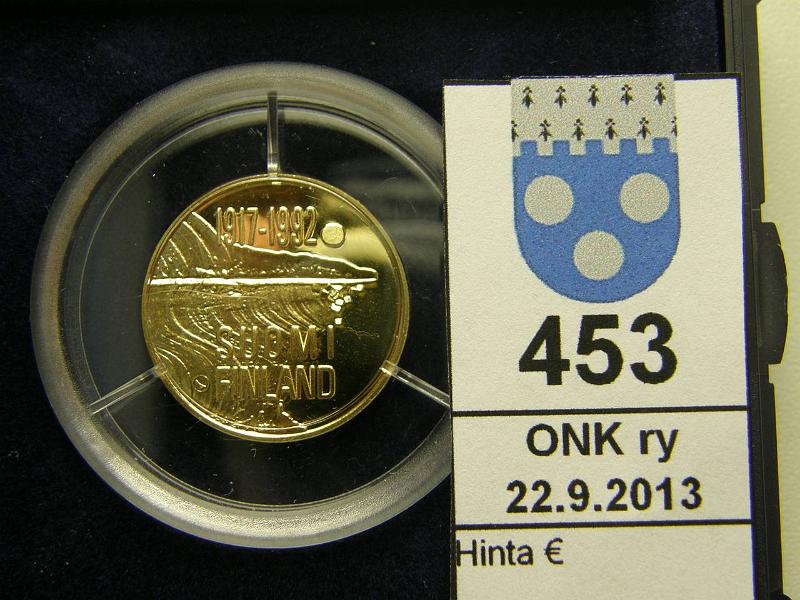 k-0453-a.jpg - Kohde 453, lhthinta: 250 € / myyntihinta: 255 € 1000 mk 1992 Au, proof, 9,0 g/900 (8,1 g Au), Itsenisyys 75v, kotelo, tod, kunto: 10