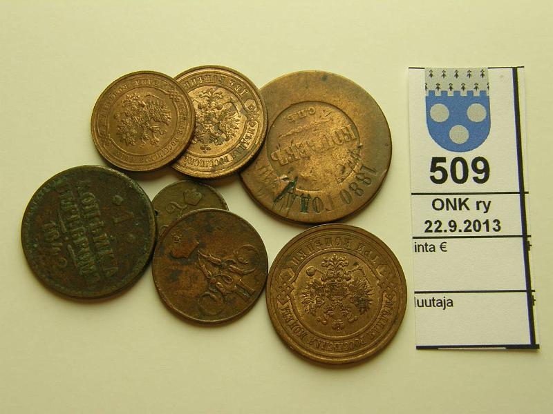 k-0509-a.jpg - Kohde 509, lhthinta: 10 € / myyntihinta: 10 € 1/4-5 kop er (7) 1841-1915 Cu, Polushka 1841 2 reik; 1 kop 1842, -55EM puhd; 5kop 1880 vikoja (kl1); 1915 1, 2 ja 3kop, niss leimakiiltoa ja hometta (kl7-8), kunto: 1-8