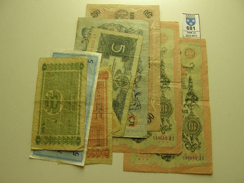 k-0681-a.jpg - Kohde 681, lhthinta: 5 € / myyntihinta: 5 € Er Suomi+Venj/NL (3+6) 1909-45 5mk 1939LD;-63LB; 10mk-45LB; Venj /NL 1kop;5rpl 1909, -34; 10rpl-09(2); 250 rpl-17, osassa vikoja, kunto: 0-4