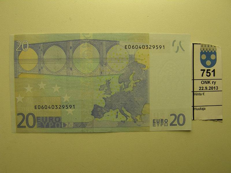 k-0751-a.jpg - Kohde 751, lhthinta: 40 € / myyntihinta: 46 € Slovakia 3/3/E/R28 E06040329591 DRAGHI R028 C1, ensimminen Draghi Slovakialle, kunto: 9