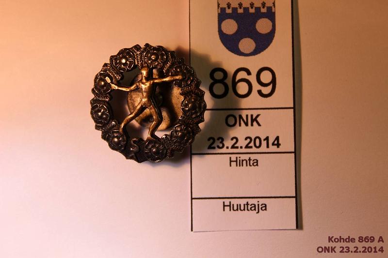 k-0869-a.jpg - Kohde 869, lhthinta: 5 € 1.lk urheilumerkki, leima: Veljekset Sundqvist, Helsinki, kunto: 8