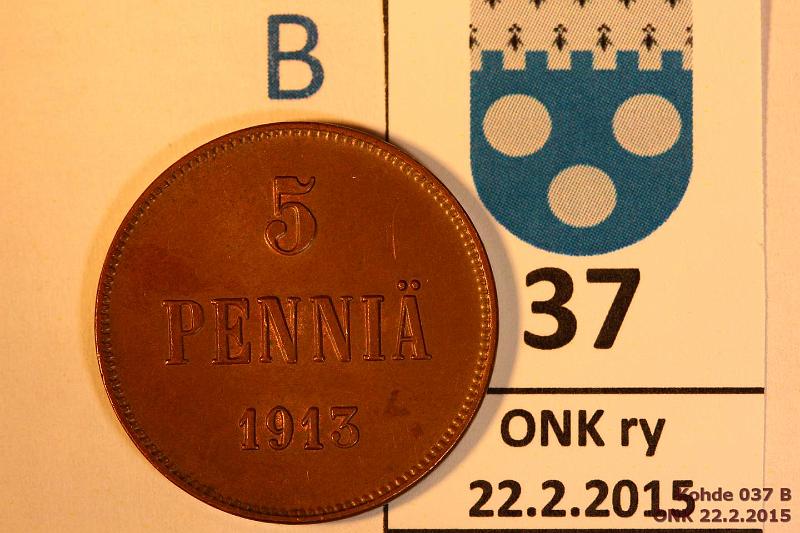 k-0037-b.jpg - Kohde 37 (kuva 2/2), lhthinta: 10 € / myyntihinta: 12 € 5 p 1913 tysin kulumaton raha, tumma patina, pilkahdus leimakiiltoa, kunto: 7