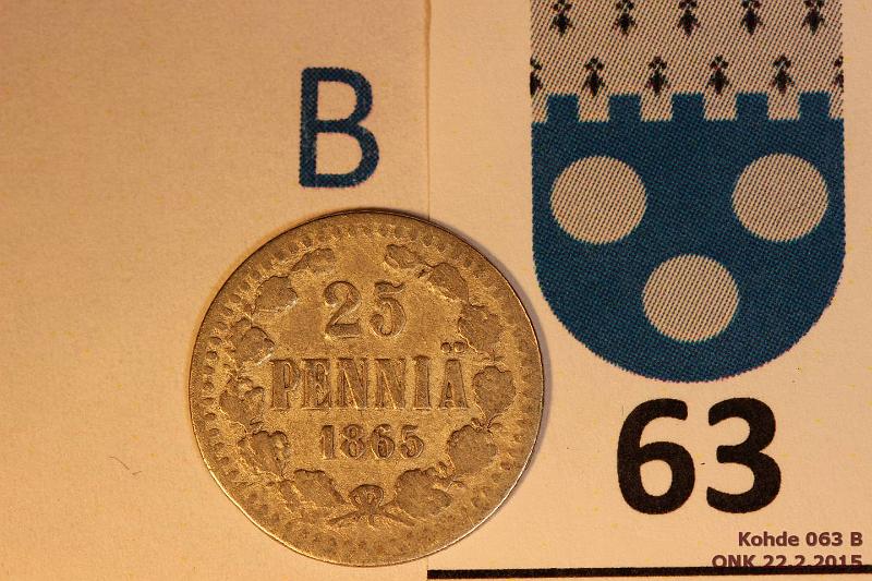 k-0063-b.jpg - Kohde 63 (kuva 2/2), lhthinta: 10 € / myyntihinta: 10 € 25 p 1865 Ag, SNY 265.2.3 (kieli poikki), kunto: 1/2