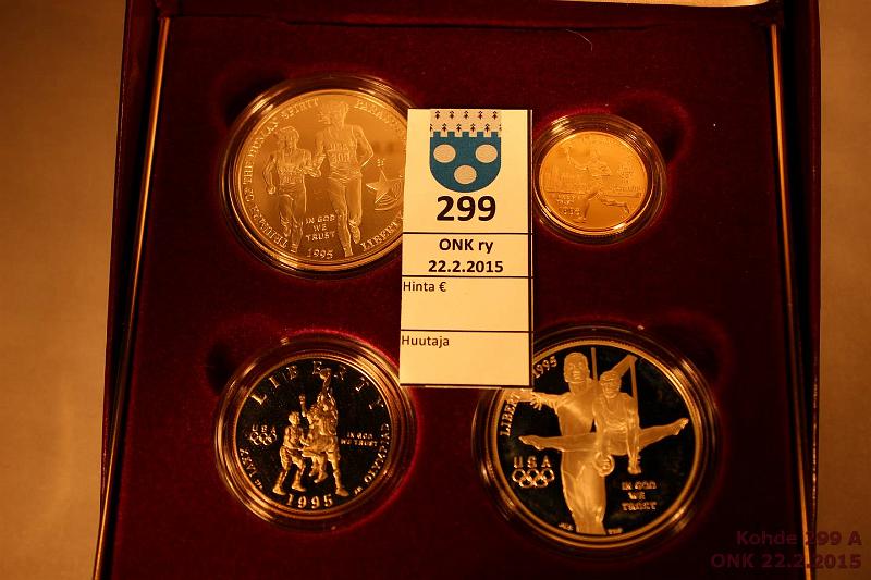 k-0299-a.jpg - Kohde 299, lhthinta: 240 € / myyntihinta: 251 € USA 4-coin set 1 Atlanta 1995 Au, g, uNi Proof, 1995 leimoin. $ CuNi, 2 x 1$ Ag  26,73g/900, 5$ SOIHDUNKANTAJA 8,359g/900. Samettirasia, suojakotelo, tod., kunto: 10