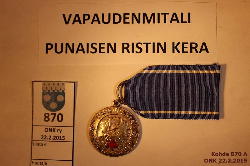 k-0870-a.jpg - Kohde 870, lhthinta: 150 € Vapaudenmitali 1.lk 1941/44 Punaisen Ristin kera, myntkirja, kunto: 7