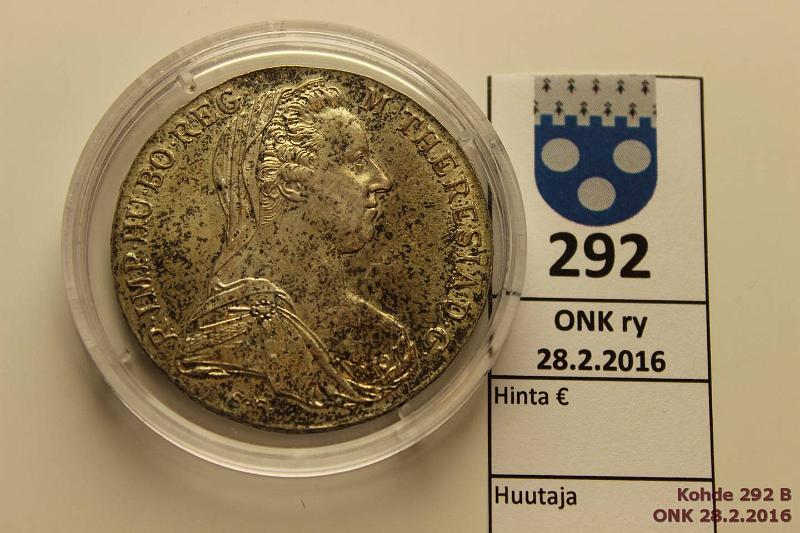 k-0292-b.jpg - Kohde 292 (kuva 2/2), lhthinta: 10 € / myyntihinta: 11 € Itvalta 1 thaler 1780 KM#T1 Ag, Maria Theresia taaleri, jlkilynti, patinaa, likaa, kapseli, kunto: 7