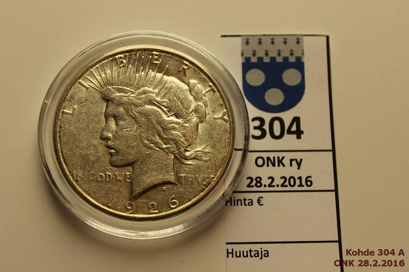 k-0304-a.jpg - Kohde 304, lhthinta: 10 € / myyntihinta: 16 € USA 1 d 1926 KM#150 Ag, 26,73g/900, Peace dollar, kunto: 7