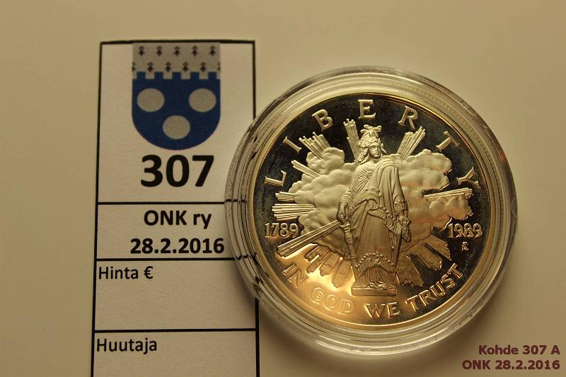 k-0307-a.jpg - Kohde 307, lhthinta: 12 € / myyntihinta: 16 € USA 1 d 1989 KM#225 Ag, proof, 26,73g/900, Bicentennial, kunto: 10