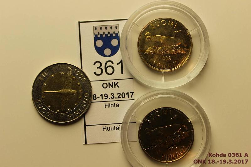 k-0361-a.jpg - Kohde 361, lhthinta: 3 € / myyntihinta: 3 € 10 mk 1995 (1+2) CuNi, EU joutsen; lisksi 2 x 5mk 1992 kapselissa, kunto: 7, 9