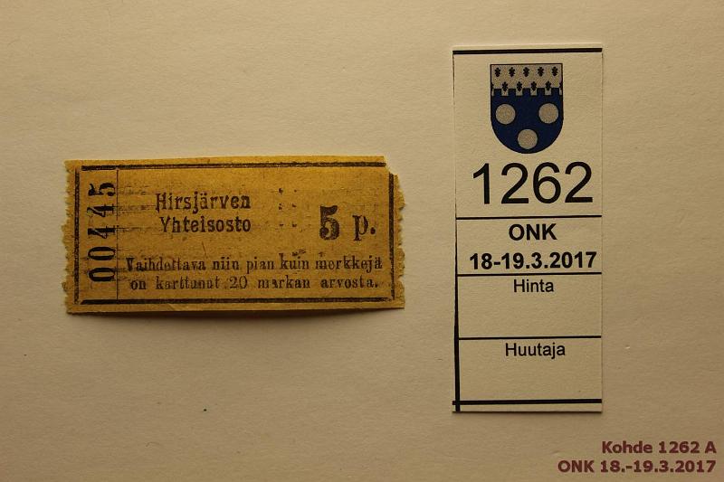 k-1262-a.jpg - Kohde 1262, lhthinta: 10 € 5 p Hirsijrven Yhteisosto 00445, ylnurkasta puuttuu pieni pala, pystysivut hammastettu, kunto: 6