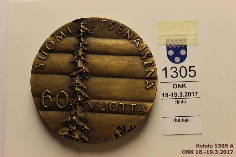 k-1305-a.jpg - Kohde 1305 (kuva 1/2), lhthinta: 5 € / myyntihinta: 5 € Suomi 60v 1977 Br, 72mm. T. Sakki / Tillander. Tilaaja Vapaussoturien Huoltosti, kotelo, tod, kunto: 8