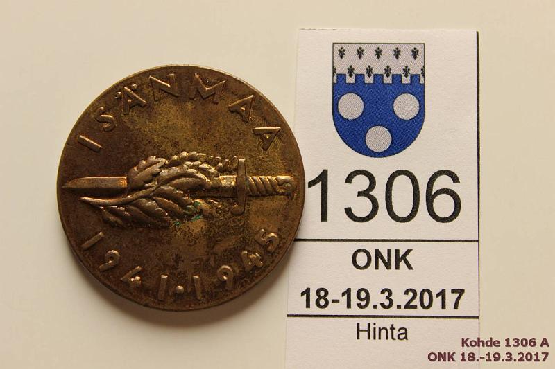 k-1306-a.jpg - Kohde 1306 (kuva 1/2), lhthinta: 5 € / myyntihinta: 5 € Jatkosodan muistomitali 1941-45 Patinaa, kunto: 8