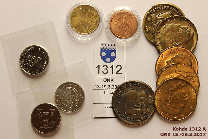 k-1312-a.jpg - Kohde 1312, lhthinta: 5 € / myyntihinta: 5 € Sstpankkimitalit ja muuta (11) SP-mitalit Sthlberg(2), Paasikivi, Kallio. PSP-mitalit (2), toisessa reik, toisessa rv. Jetonit RP-sarjoista: Soininen, 1987, -94, 2000. Oulu 400v., kunto: 6-8