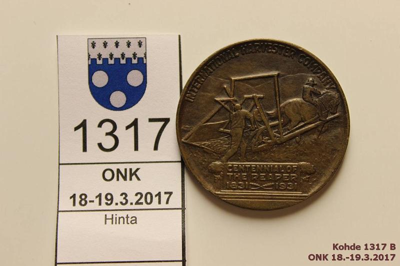 k-1317-b.jpg - Kohde 1317 (kuva 2/2), lhthinta: 5 € / myyntihinta: 5 € Cyrus Hall McCormick 1931 Br, 35mm. International Harvester Co., kunto: 7