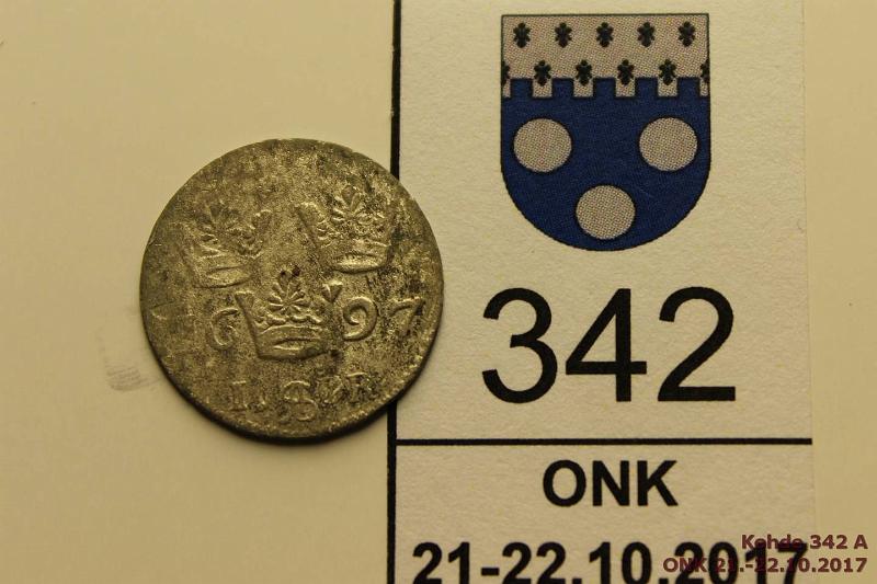 k-0342-a.jpg - Kohde 342 (kuva 1/2), lhthinta: 5 € / myyntihinta: 13 € 1 re 1697 KM#250a Ag, Karl XII, kunto: 3