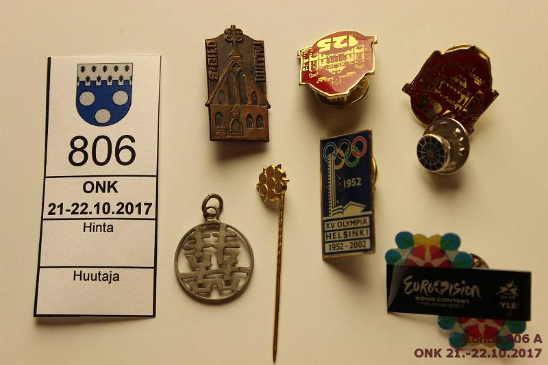 k-0806-a.jpg - Kohde 806, lhthinta: 5 € / myyntihinta: 6 € Pinssej ym. (8) 1900-2000-luvut Kaupunkipinssit "125" (2), Tallin S.Grid (vanhempi); Eurovision Helsinki 2007; Olympia Helsinki 1952-2002; rengasaihe; kukka rintaneula; kaulakorun riipus, kunto: 7-9