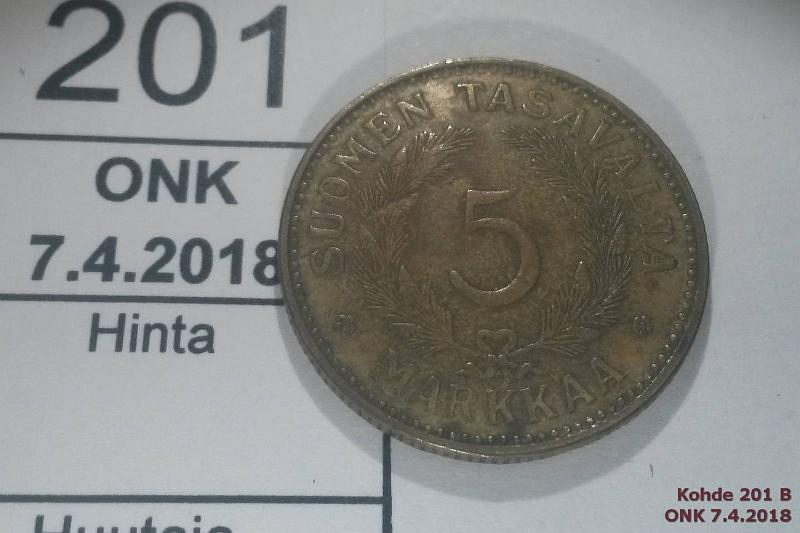 k-0201-b.jpg - Kohde 201 (kuva 2/3), lhthinta: 5 € / myyntihinta: 5 € 5 mk 1948 Mess, vuosiluvun kaksoipuristus, kunto: 4