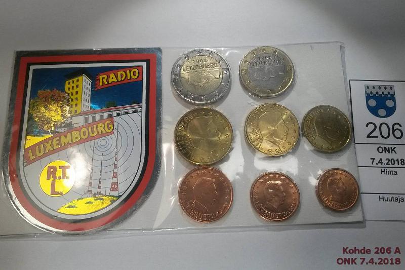 k-0206-a.jpg - Kohde 206, lhthinta: 5 € 1 s - 2 € 2002 (8) Luxemburg, irtokolikkosarja, Radio Luxemburgin tarra, kunto: 9